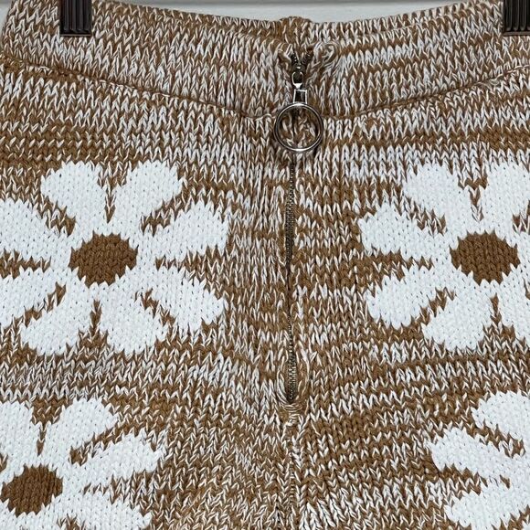 NWT Storia Daisy Days Knit Zip Flower Power Shorts Sz M - Picture 4 of 6
